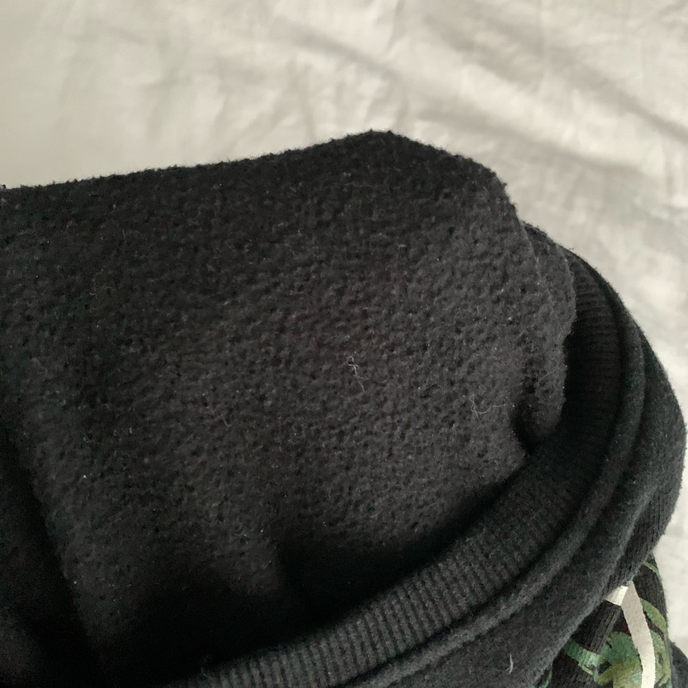 Y & R pullover - Picture 4 of 4